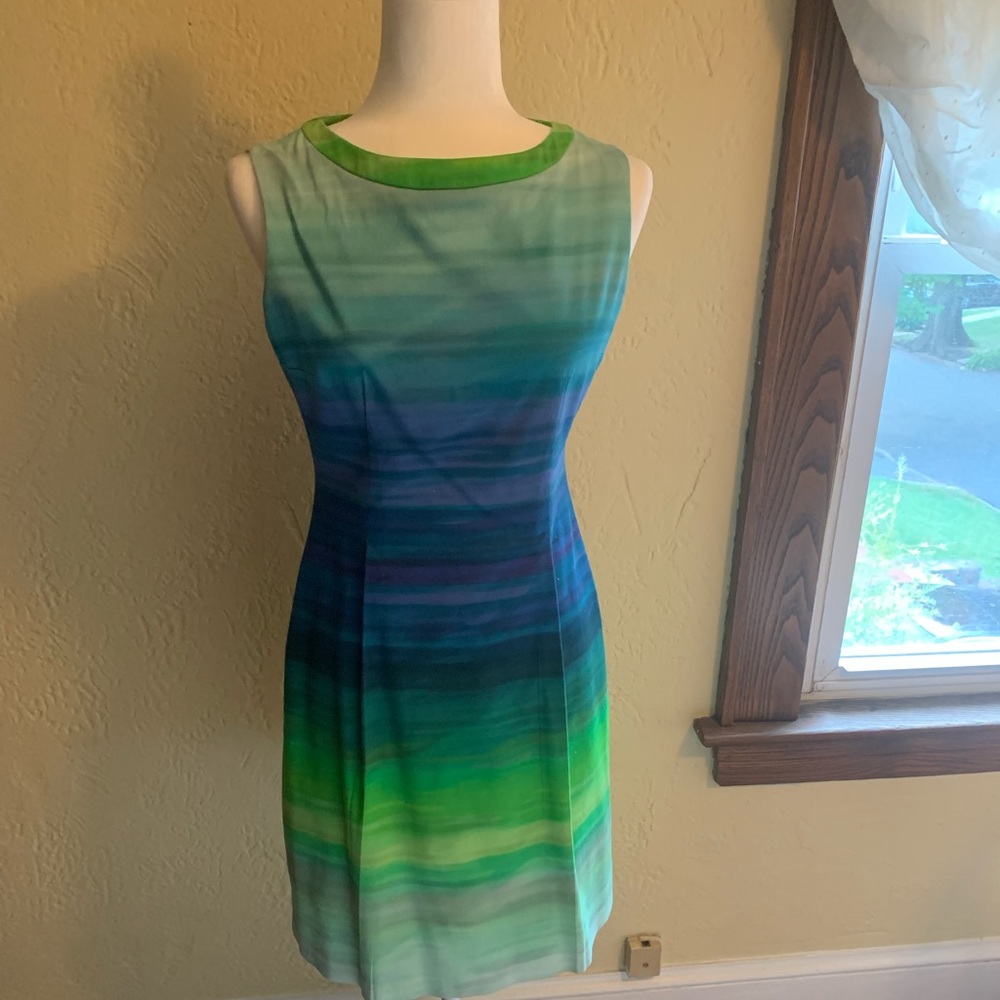 Stunning Elie Tahari dress. Size 4 Fun and Flirty Summer Wedding or Shower